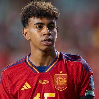 Lamine Yamal 4k PC wallpaper