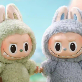 Labubu desktop wallpaper