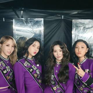 Moonbyul desktop wallpaper