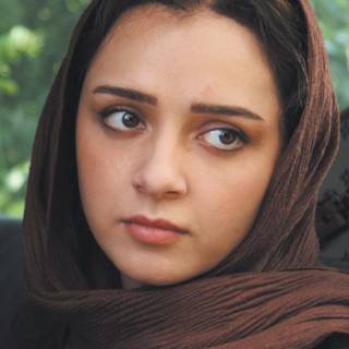 About Elly wallpaper