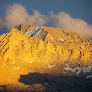 Gold mountain wallpaper