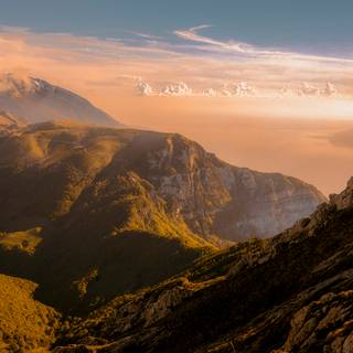 Gold mountain wallpaper