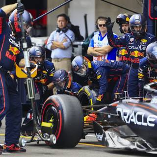 Pit stop 4k wallpaper