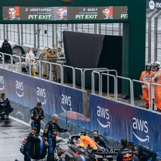 Pit stop 4k wallpaper