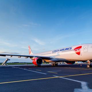 Airbus A330 4k wallpaper