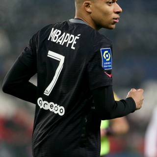 Kylian Mbappé iPhone wallpaper