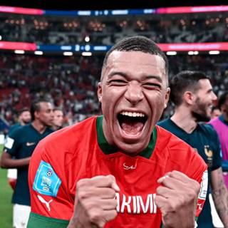 Kylian Mbappé iPhone wallpaper