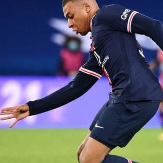 Kylian Mbappé iPhone wallpaper