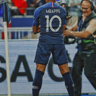 Kylian Mbappé iPhone wallpaper