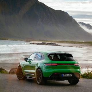 Porsche Macan iPhone wallpaper