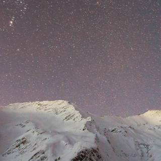 iPhone 13 mountain wallpaper