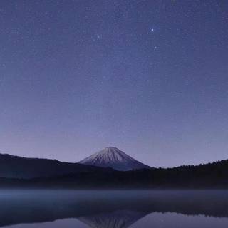 iPhone 13 mountain wallpaper