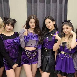 Ive Kpop desktop wallpaper