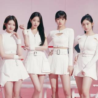 Ive Kpop desktop wallpaper