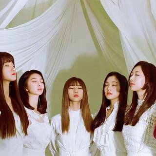 Ive Kpop desktop wallpaper