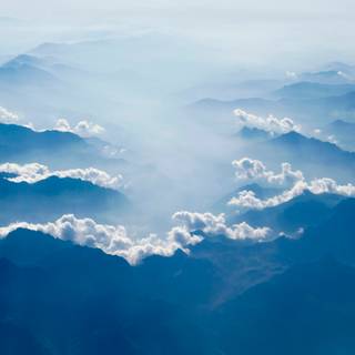 Blue and white desktop wallpaper