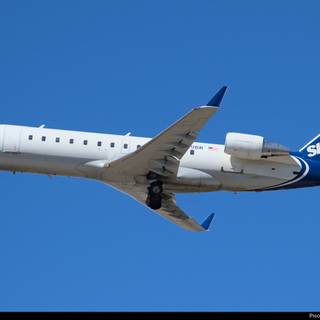 Bombardier CRJ100/200 wallpaper