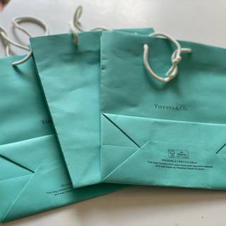 Tiffany bag wallpaper
