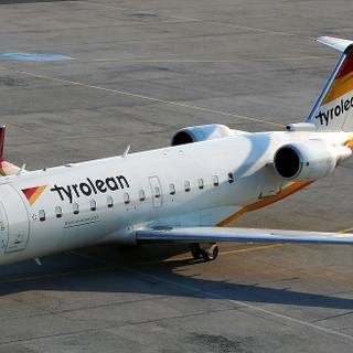 Bombardier CRJ100/200 wallpaper