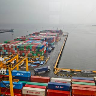 Shipping port wallpaper