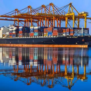 Shipping port wallpaper