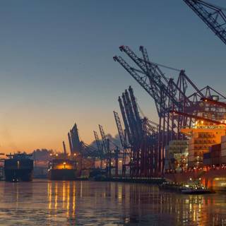 Shipping port wallpaper