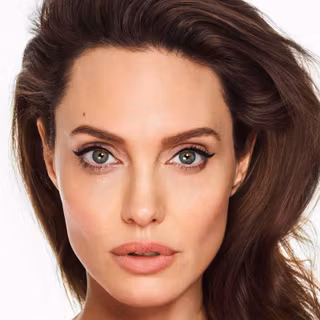 Angelina Jolie desktop wallpaper