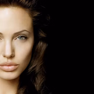 Angelina Jolie desktop wallpaper