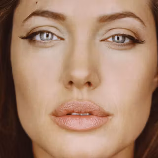 Angelina Jolie desktop wallpaper