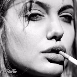 Angelina Jolie desktop wallpaper