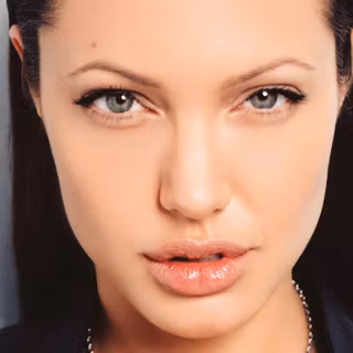 Angelina Jolie desktop wallpaper