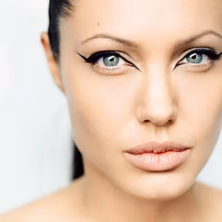 Angelina Jolie desktop wallpaper