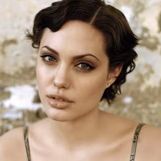 Angelina Jolie desktop wallpaper