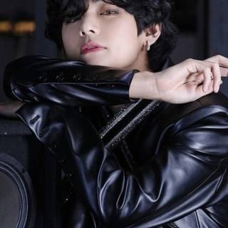 BTS V mobile wallpaper