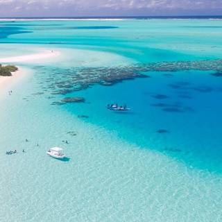 Turquoise water wallpaper