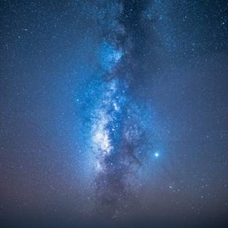 Milky Way galaxy iPhone wallpaper