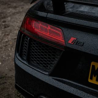 iPhone Audi R8 wallpaper