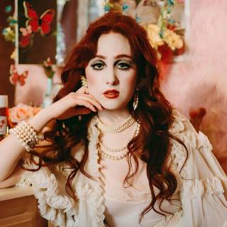 Chappell Roan desktop wallpaper