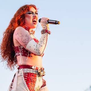 Chappell Roan desktop wallpaper