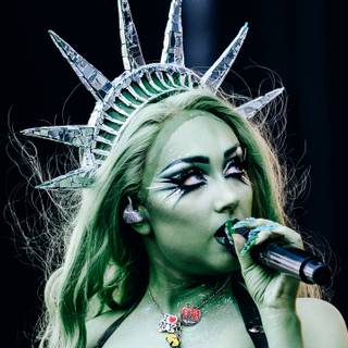 Chappell Roan desktop wallpaper