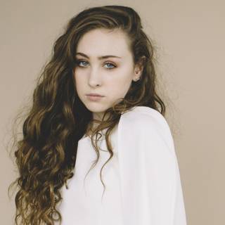 Chappell Roan desktop wallpaper