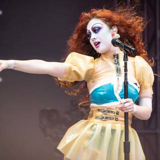 Chappell Roan desktop wallpaper