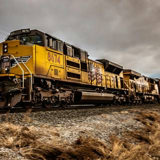 4k trains wallpaper