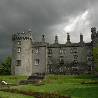 Irish castle wallpaper