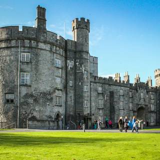 Irish castle wallpaper