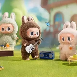 Laptop Labubu wallpaper