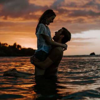 Sunset couple wallpaper
