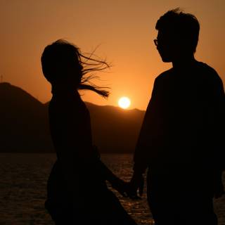 Sunset couple wallpaper