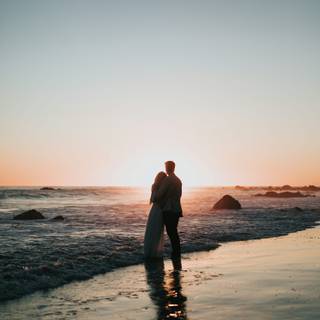 Sunset couple wallpaper