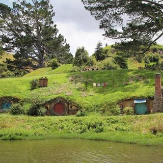 Hobbit Hole desktop wallpaper
